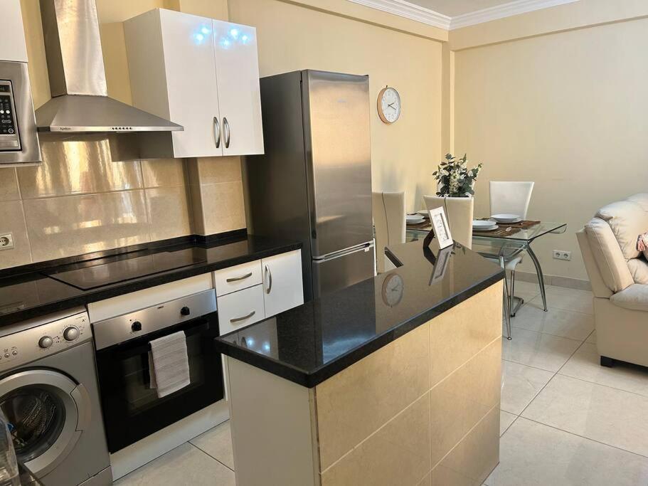 شقة Flat On The Paseo Maritamo! إِستيبونا المظهر الخارجي الصورة