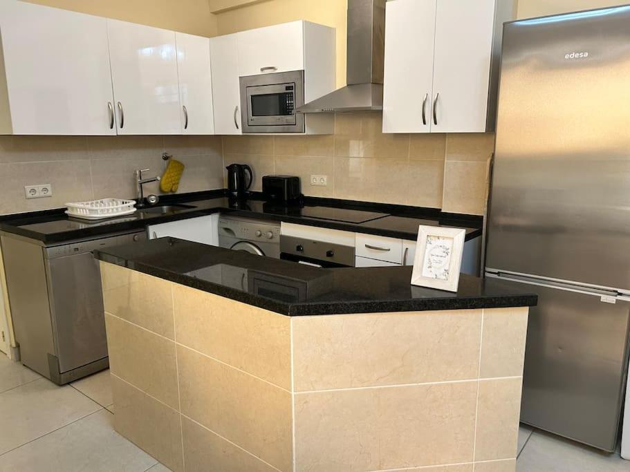 شقة Flat On The Paseo Maritamo! إِستيبونا المظهر الخارجي الصورة
