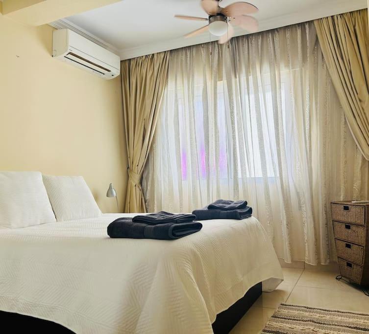 شقة Flat On The Paseo Maritamo! إِستيبونا المظهر الخارجي الصورة